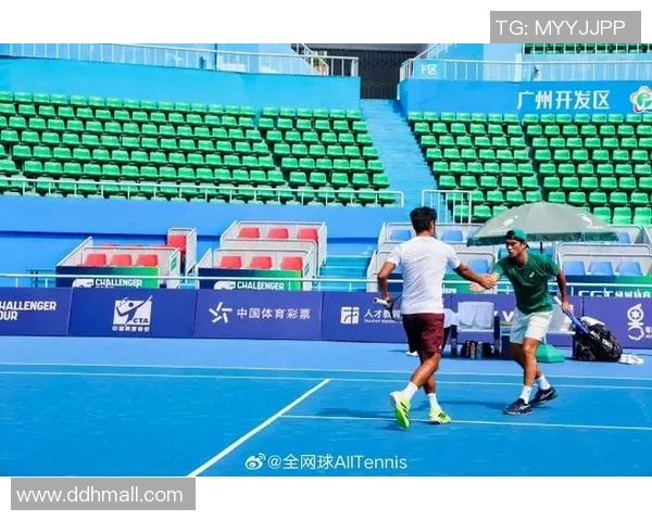 广州网球队状态揭秘：网球巨献背后的训练与挑战分析
