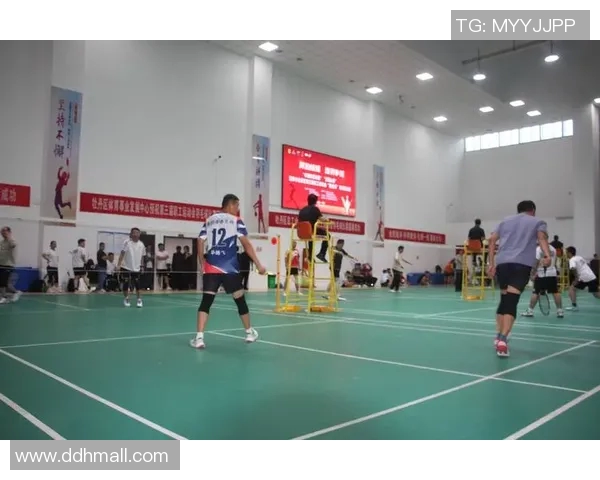 聚焦羽毛球技术提升杭州羽毛球队的训练与战术探讨 聚焦羽毛球技术提升杭州羽毛球队的训练与战术探讨