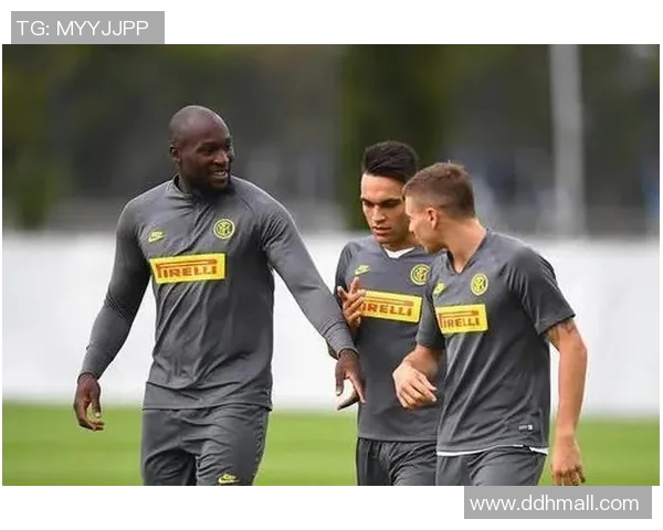 重庆篮球队的节奏解析:深度探讨球队战术与风格的独特魅力 重庆篮球队的节奏解析:深度探讨球队战术与风格的独特魅力