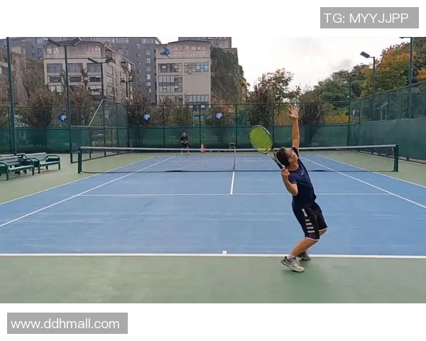 重庆网球队的灵活性揭秘：网球巨献背后的训练与技巧探讨