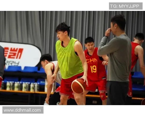 齐麟：从青涩少年到篮球新星的成长之路与未来展望