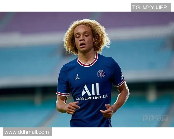 哈维西蒙斯的足球之路与未来发展潜力分析