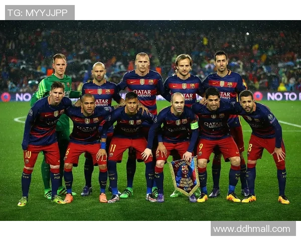 莱万在欧冠赛场火力全开10场12球稳居射手榜首位