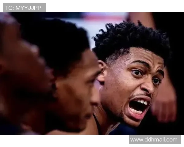 黄蜂队与马刺激战正酣球迷期待精彩对决与惊艳表现 黄蜂队与马刺激战正酣球迷期待精彩对决与惊艳表现