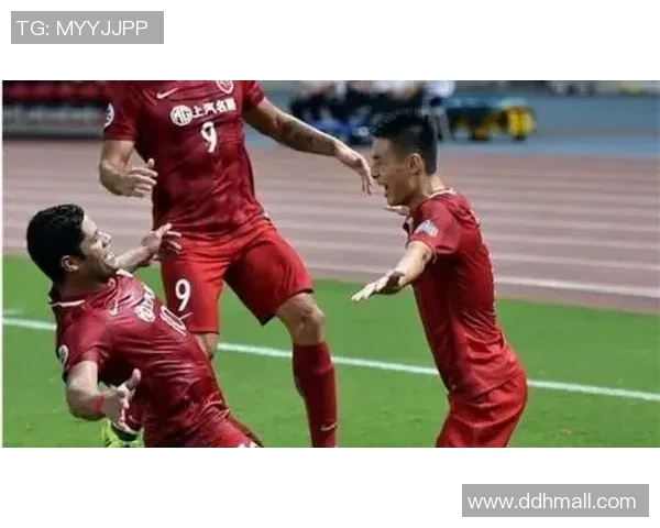 浦那城与高阿的激烈对决揭示了足球战术与团队合作的重要性