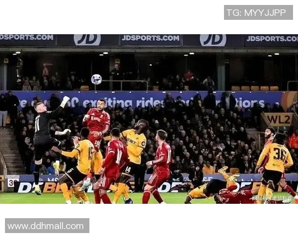 狼队错失良机利物浦门前踢飞引发球迷热议