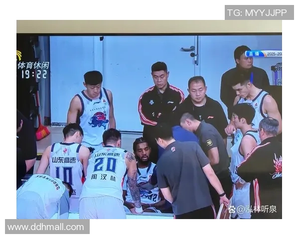 CBA激战辽宁队迎战新疆队双方全力争夺季后赛席位精彩对决不容错过 CBA激战辽宁队迎战新疆队双方全力争夺季后赛席位精彩对决不容错过