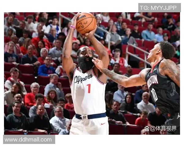 快船与76人全场激战回顾球星对决精彩瞬间盘点 快船与76人全场激战回顾球星对决精彩瞬间盘点